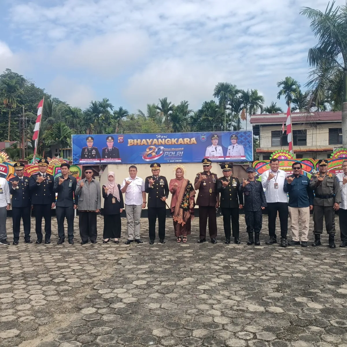 Danramil 05/Tlw Letda Inf Aspil dan Anggota Koramil Jajaran Kota Sawahlunto melaksanankan Upacara memperingati Hari Bhayangkara yang ke-80 