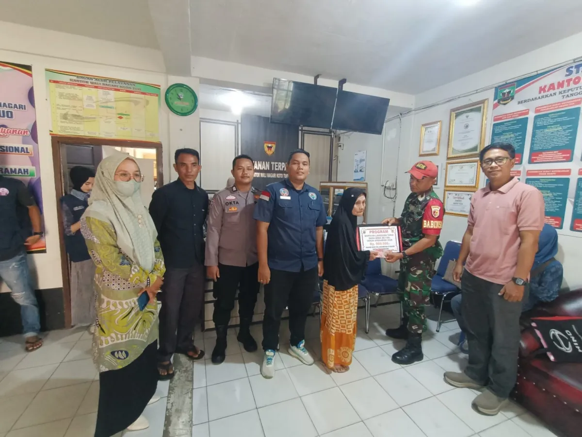 Babinsa koramil 06/,plk menghadiri acara pembagian BLT(bantuan langsung tunai) tahab 3 