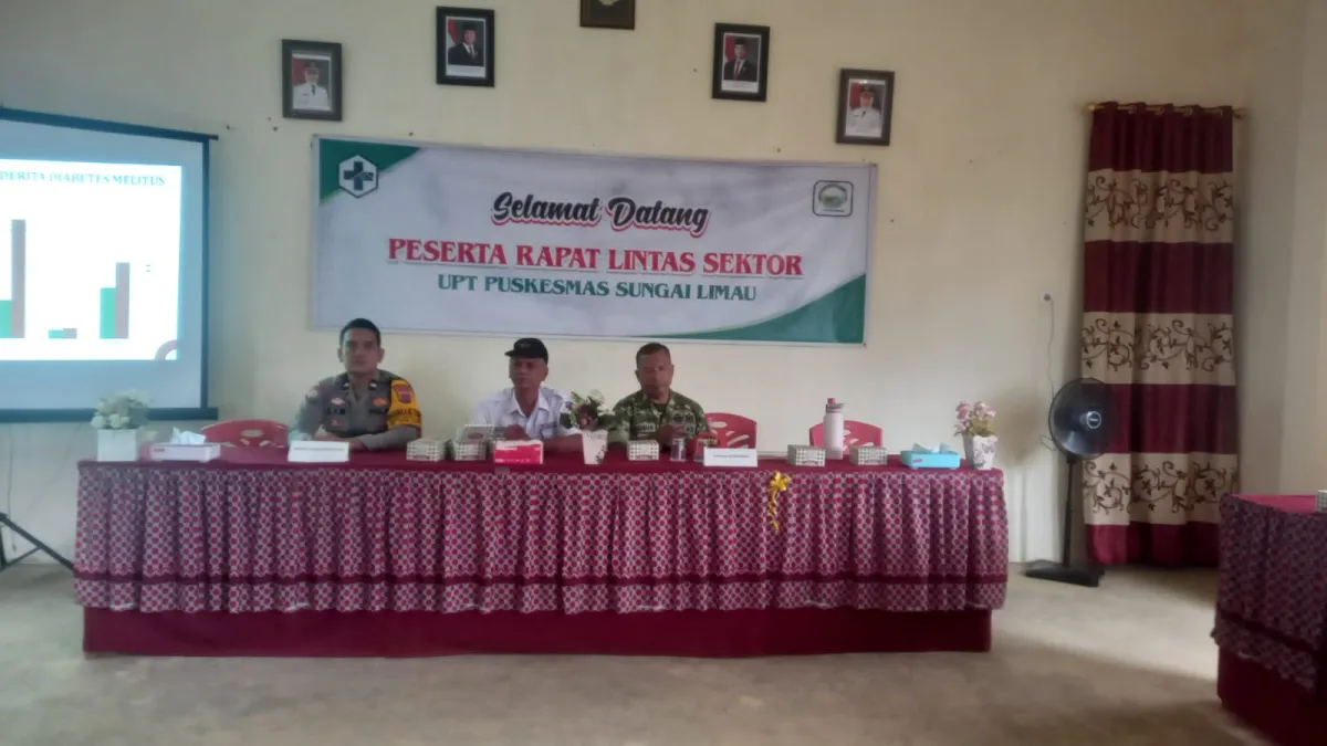 Babinsa 10/KB Hadiri Rakor lintas Sektor UPT PUSKESMAS SUNGAI LIMAU