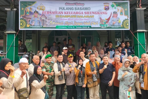 Berikan Senyum Kebahagiaan, Dandim 0310/SS Bersama Forkopimda Sambut Pulang Basamo Mudik Gratis Tahun 2025