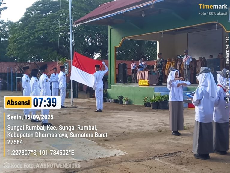 Danramil 10/KB Jadi Irup, Upacara Bendera di Sekolah SMAN 1 Lebih Khidmat